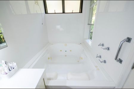 Apartamento à venda com 340m², 4 quartos e 3 vagasBanheiro da Suíte 2