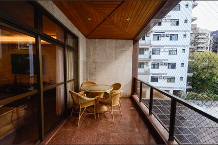 Apartamento à venda com 340m², 4 quartos e 3 vagasVaranda da Sala