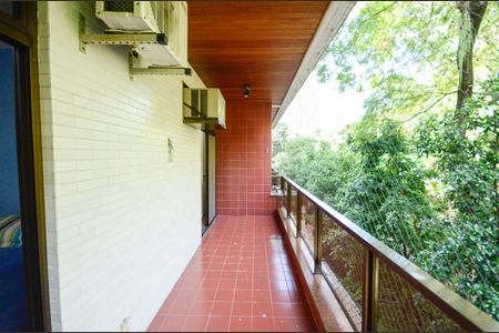 Apartamento à venda com 340m², 4 quartos e 3 vagasVaranda da Suíte 1