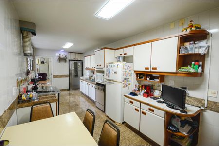 Apartamento à venda com 340m², 4 quartos e 3 vagasCozinha