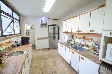 Apartamento à venda com 340m², 4 quartos e 3 vagasCozinha