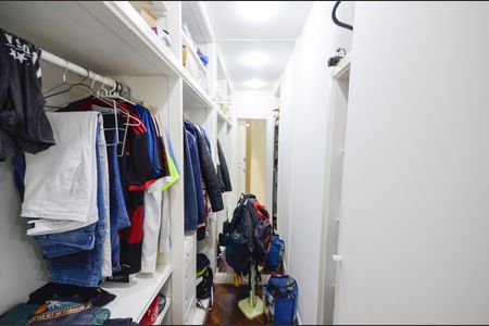 Apartamento à venda com 340m², 4 quartos e 3 vagasCloset da Suíte 1