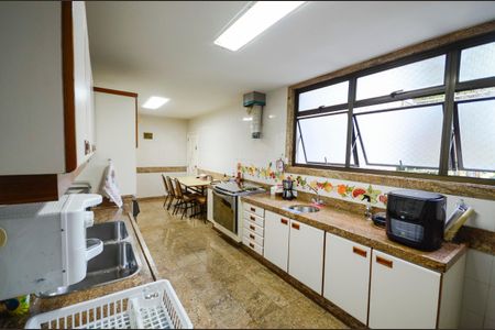 Apartamento à venda com 340m², 4 quartos e 3 vagasCozinha
