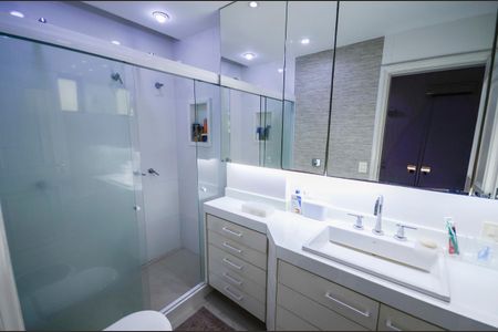 Apartamento à venda com 340m², 4 quartos e 3 vagasBanheiro da Suíte 2