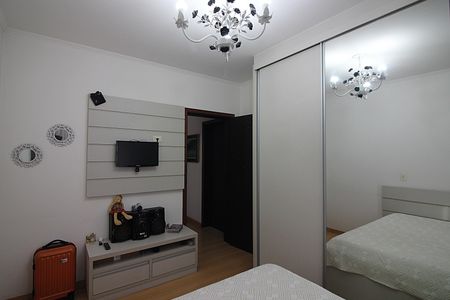 Casa à venda com 454m², 4 quartos e 4 vagasQuarto 2