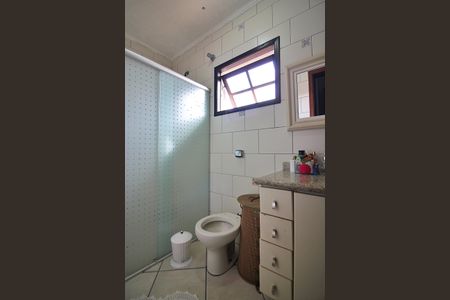 Casa à venda com 454m², 4 quartos e 4 vagasBanheiro Social