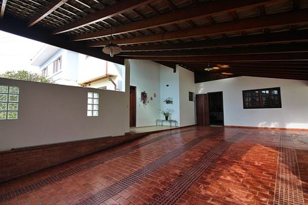 Casa à venda com 454m², 4 quartos e 4 vagasGaragem