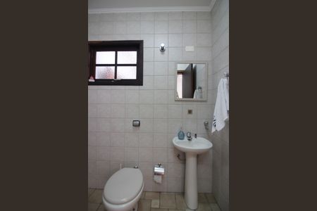 Casa à venda com 454m², 4 quartos e 4 vagasBanheiro Social 2