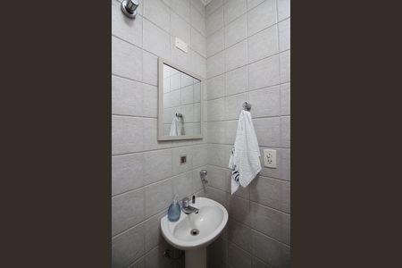 Casa à venda com 454m², 4 quartos e 4 vagasBanheiro Social 2