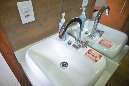 Apartamento à venda com 82m², 2 quartos e 2 vagasBanheiro de serviço