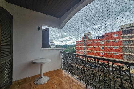 Apartamento para alugar com 114m², 3 quartos e 1 vaga Apartamento para alugar com 114m², 3 quartos e 1 vagaVaranda