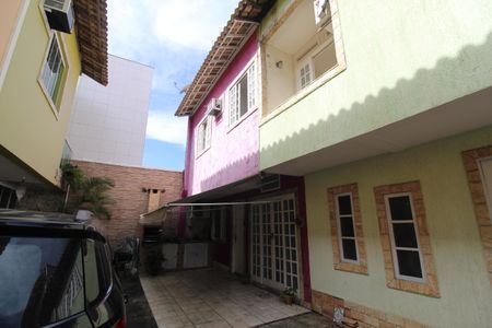 Casa de condomínio à venda com 107m², 3 quartos e 1 vagaFachada