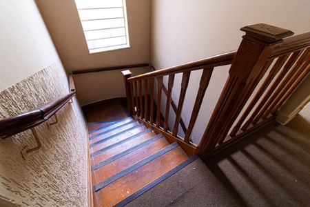 Casa à venda com 260m², 4 quartos e 5 vagasEscada