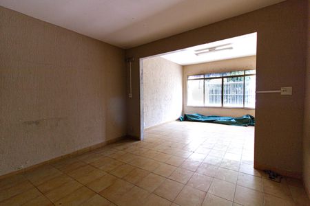 Casa à venda com 260m², 4 quartos e 5 vagasSala
