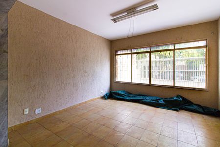 Casa à venda com 260m², 4 quartos e 5 vagasSala