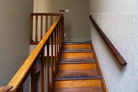 Casa à venda com 260m², 4 quartos e 5 vagasEscada