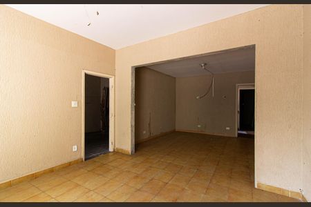 Casa à venda com 260m², 4 quartos e 5 vagasSala