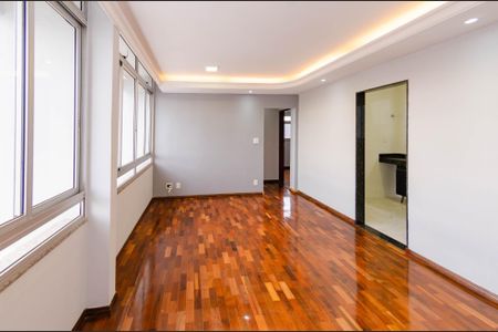 Apartamento à venda com 75m², 2 quartos e 1 vagaSala