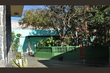 Casa à venda com 210m², 4 quartos e 4 vagas