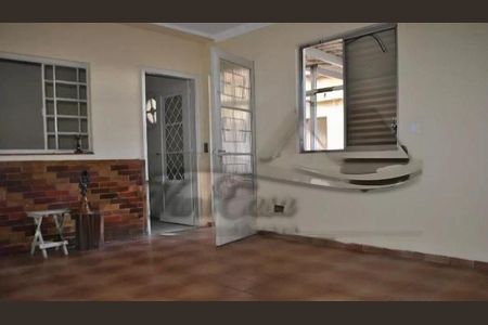 Casa à venda com 4 quartos, 210m² em Vila Liviero, São Paulo