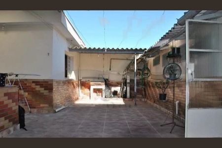 Casa à venda com 210m², 4 quartos e 4 vagas