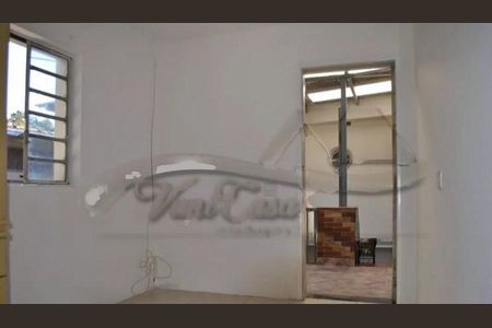 Casa à venda com 4 quartos, 210m² em Vila Liviero, São Paulo