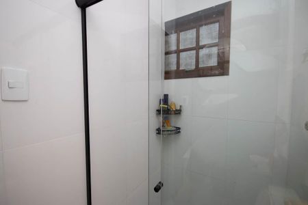 Banheiro de apartamento para alugar com 1 quarto, 30m² em Vila Mazzei, São Paulo