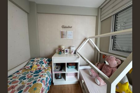 Apartamento à venda com 130m², 4 quartos e 3 vagasQuarto 2