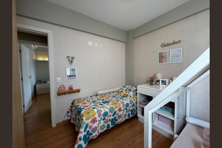 Apartamento à venda com 130m², 4 quartos e 3 vagasQuarto 2