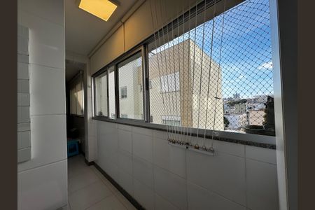 Apartamento à venda com 130m², 4 quartos e 3 vagasLavanderia