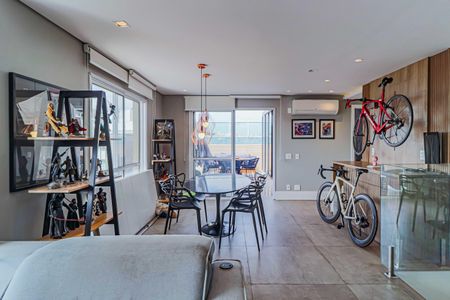 Apartamento à venda com 380m², 5 quartos e 3 vagas Apartamento à venda com 380m², 5 quartos e 3 vagasSala 2