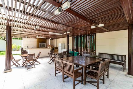 Apartamento à venda com 380m², 5 quartos e 3 vagas Apartamento à venda com 380m², 5 quartos e 3 vagasÁrea comum - Churrasqueira