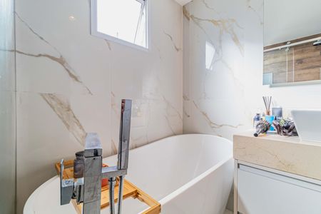 Apartamento à venda com 380m², 5 quartos e 3 vagas Apartamento à venda com 380m², 5 quartos e 3 vagasSuite 01 - Banheiro