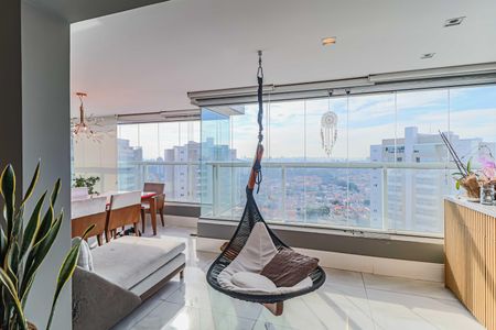 Apartamento à venda com 380m², 5 quartos e 3 vagas Apartamento à venda com 380m², 5 quartos e 3 vagasSala