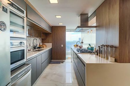 Apartamento à venda com 380m², 5 quartos e 3 vagas Apartamento à venda com 380m², 5 quartos e 3 vagasCozinha