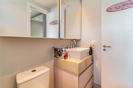 Apartamento à venda com 380m², 5 quartos e 3 vagas Apartamento à venda com 380m², 5 quartos e 3 vagasSuite 02 - Banheiro