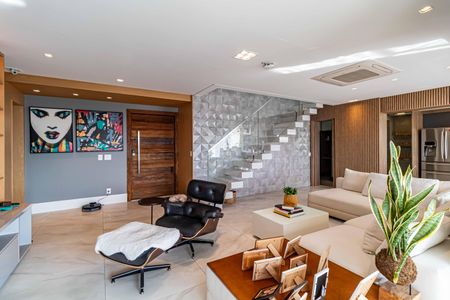 Apartamento à venda com 380m², 5 quartos e 3 vagas Apartamento à venda com 380m², 5 quartos e 3 vagasSala