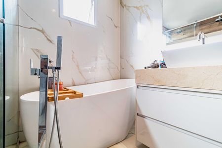 Apartamento à venda com 380m², 5 quartos e 3 vagas Apartamento à venda com 380m², 5 quartos e 3 vagasSuite 01 - Banheiro