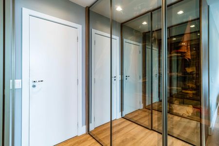 Apartamento à venda com 380m², 5 quartos e 3 vagas Apartamento à venda com 380m², 5 quartos e 3 vagasSuite 01 - Closet