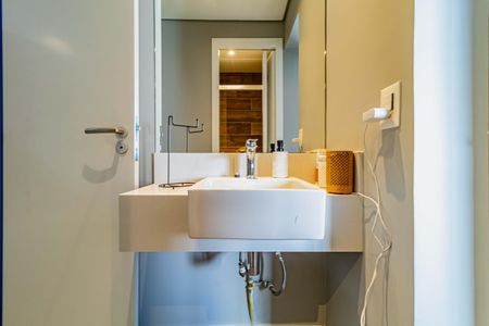 Apartamento à venda com 380m², 5 quartos e 3 vagas Apartamento à venda com 380m², 5 quartos e 3 vagasBanheiro 2