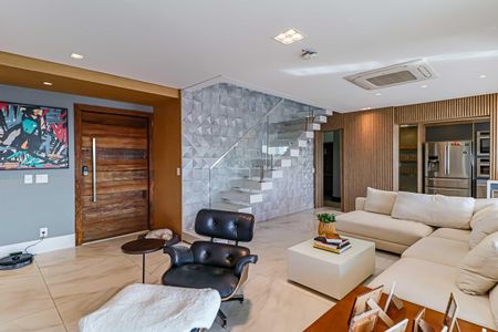 Apartamento à venda com 380m², 5 quartos e 3 vagas Apartamento à venda com 380m², 5 quartos e 3 vagasSala