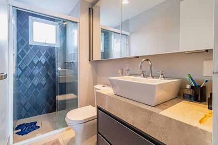 Apartamento à venda com 380m², 5 quartos e 3 vagas Apartamento à venda com 380m², 5 quartos e 3 vagasBanheiro