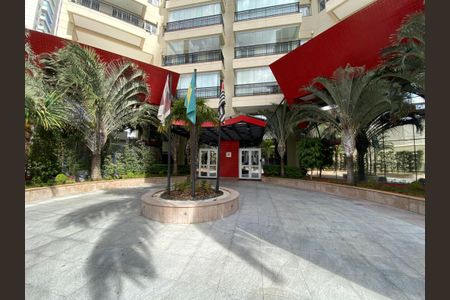 Studio para alugar com 40m², 1 quarto e 1 vaga Studio para alugar com 40m², 1 quarto e 1 vagaEntrada