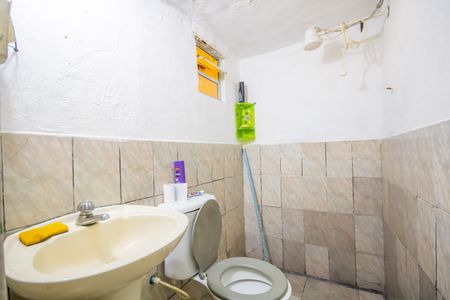 Casa à venda com 125m², 4 quartos e 1 vaga Casa à venda com 125m², 4 quartos e 1 vagaBanheiro da Suíte 2 (Casa 1)