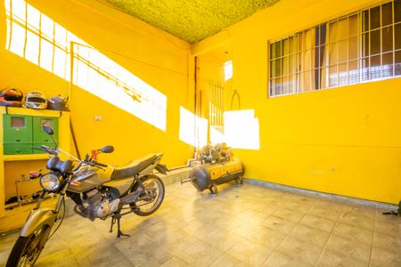 Casa à venda com 125m², 4 quartos e 1 vaga Casa à venda com 125m², 4 quartos e 1 vagaGaragem