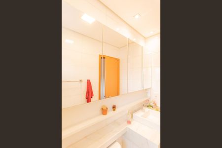 Apartamento à venda com 82m², 3 quartos e 2 vagas Apartamento à venda com 82m², 3 quartos e 2 vagasBanheiro da Suíte