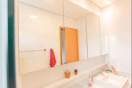 Apartamento à venda com 82m², 3 quartos e 2 vagas Apartamento à venda com 82m², 3 quartos e 2 vagasBanheiro da Suíte