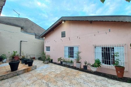 Casa à venda com 125m², 3 quartos e 3 vagas Casa à venda com 125m², 3 quartos e 3 vagasQuintal