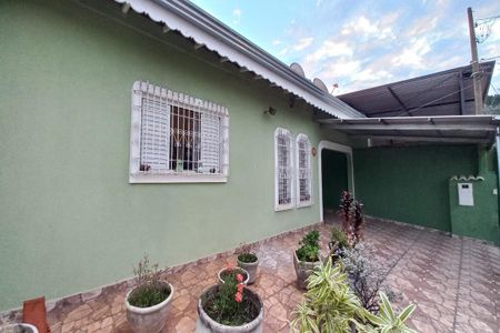 Casa à venda com 125m², 3 quartos e 3 vagas Casa à venda com 125m², 3 quartos e 3 vagasFachada