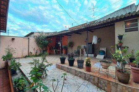 Casa à venda com 125m², 3 quartos e 3 vagas Casa à venda com 125m², 3 quartos e 3 vagasQuintal